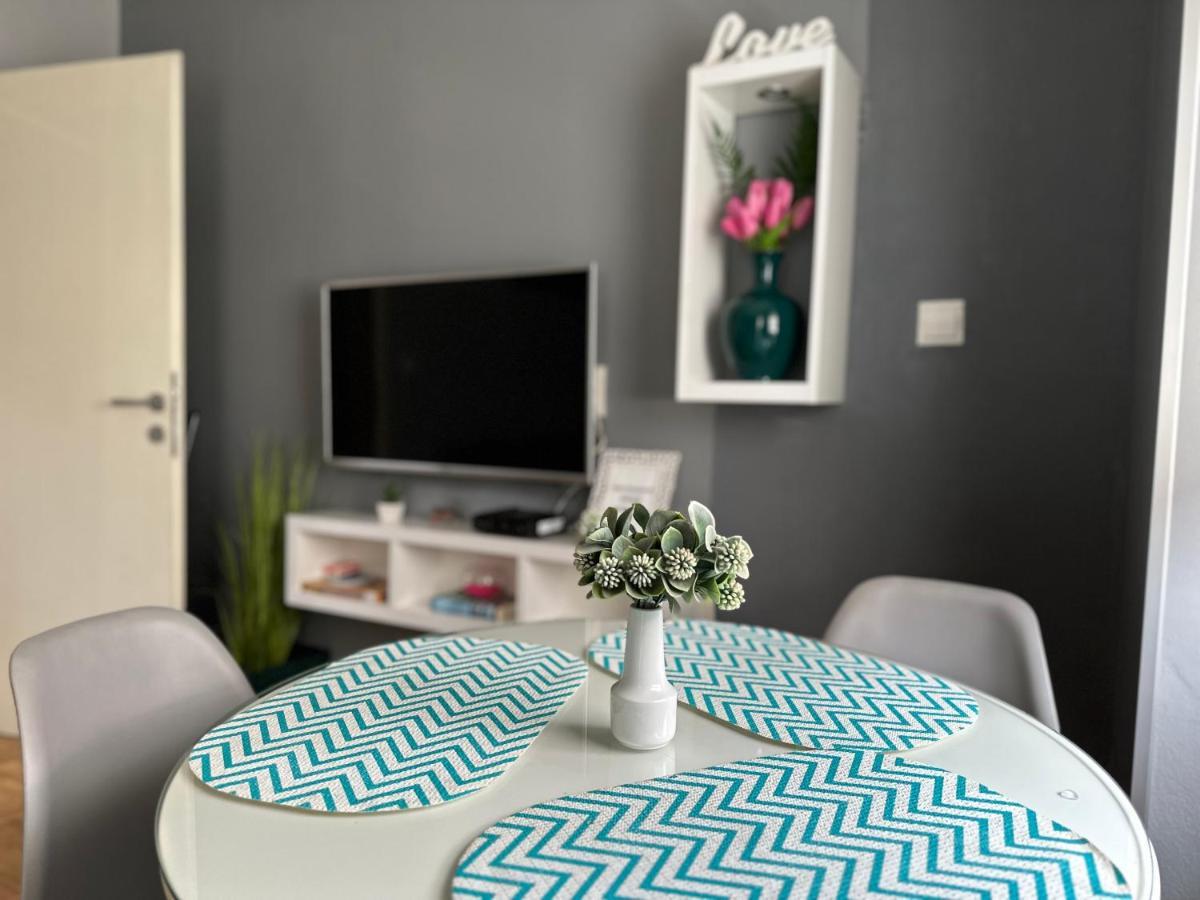 Apartment Teatar Tuzla Eksteriør billede