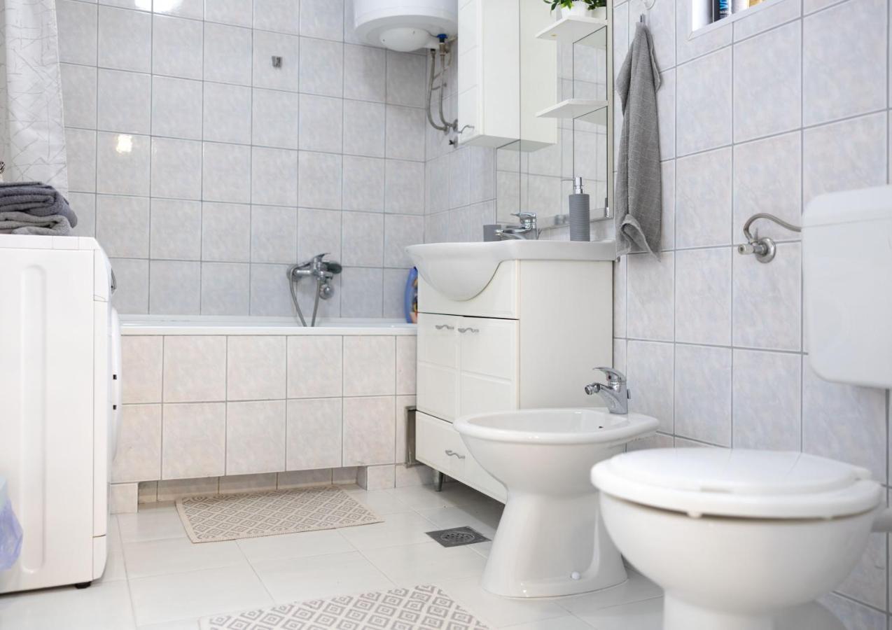 Apartment Teatar Tuzla Eksteriør billede